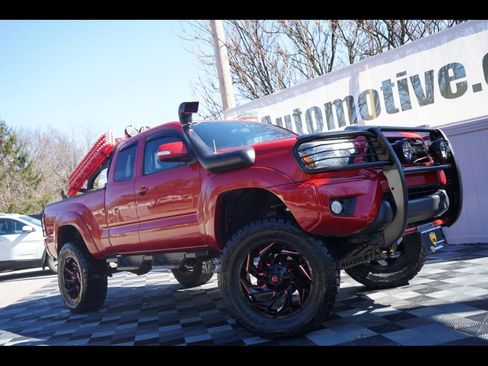 Used 2015 Toyota Tacoma 4x4 Access Cab image 1