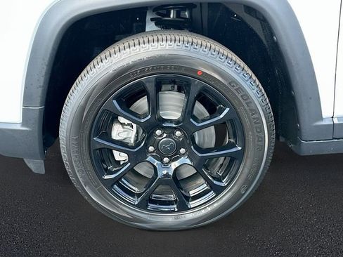 New 2026 Jeep Compass Latitude image 19