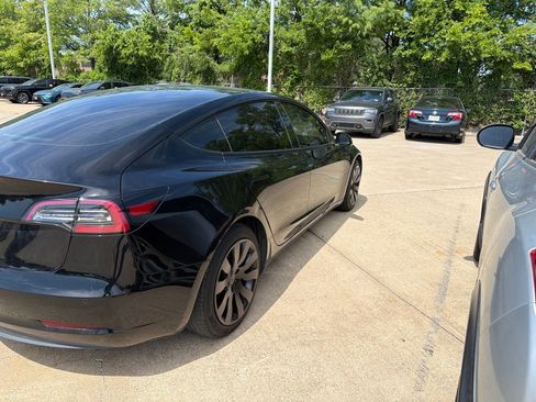 Used 2022 Tesla Model 3 RWD image 2