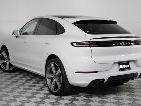Certified 2026 Porsche Cayenne S AWD/4WD image 3
