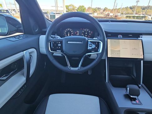 New 2026 Land Rover Discovery Sport Landmark AWD/4WD image 19