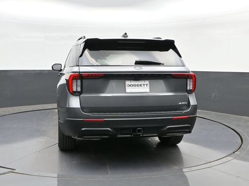 Used 2025 Ford Explorer ST-Line AWD/4WD image 8