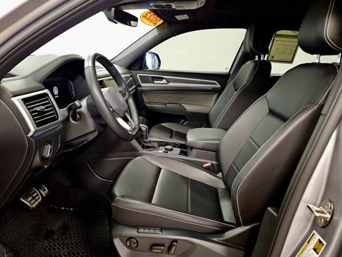 Used 2022 Volkswagen Atlas Cross Sport SEL R-Line image 8