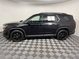 Used 2025 Honda Pilot Black Edition video 3