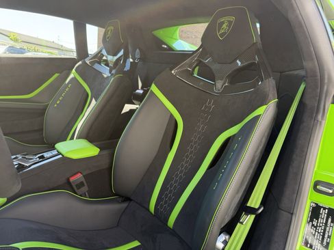 Used 2024 Lamborghini Huracan Tecnica RWD image 10