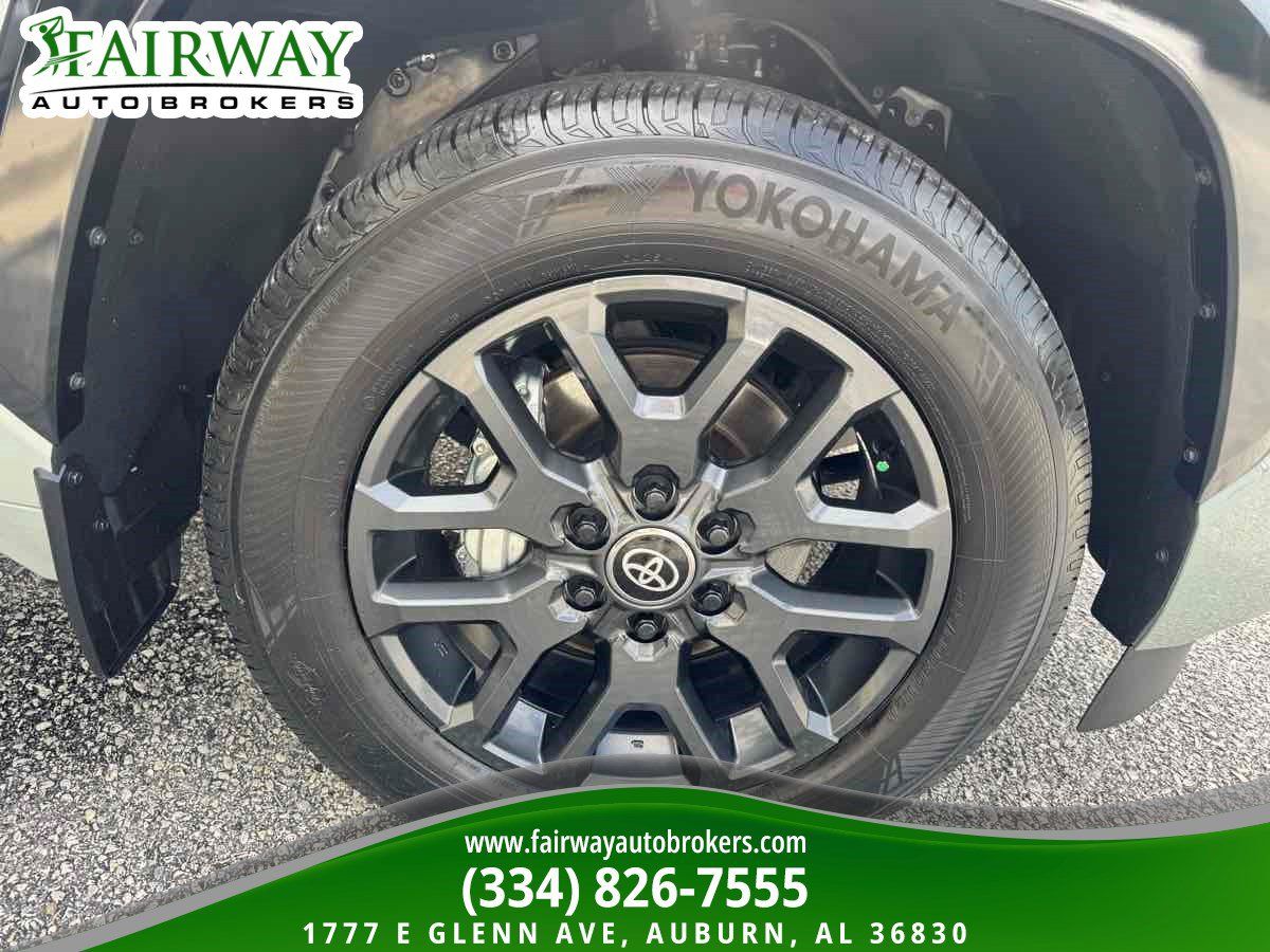 Used 2025 Toyota Sequoia Platinum AWD/4WD image 37