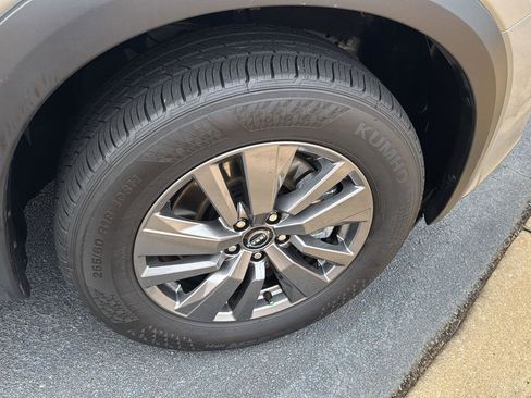 Used 2025 Nissan Pathfinder SV image 35