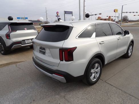 New 2026 Kia Sorento LX image 6