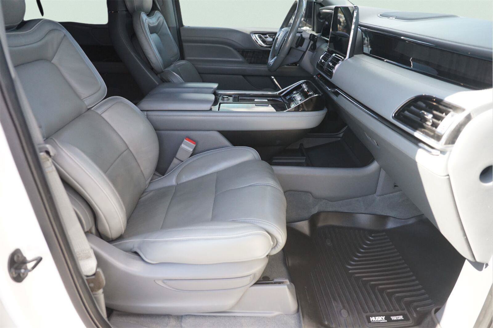 Used 2019 Lincoln Navigator L Select w/ Technology Package RWD image 21