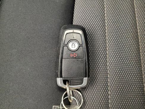 Used 2018 Ford Edge SE AWD/4WD image 32