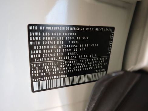 Used 2022 Volkswagen Taos SEL w/ Panoramic Sunroof Package image 36