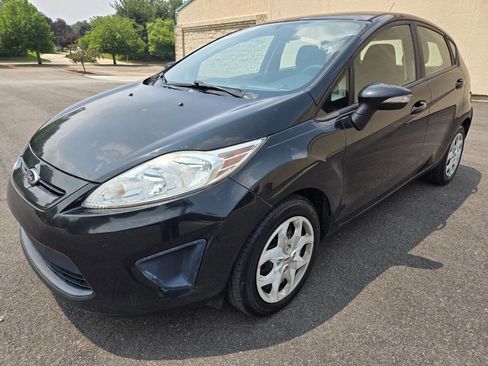 Used 2013 Ford Fiesta SE image 2