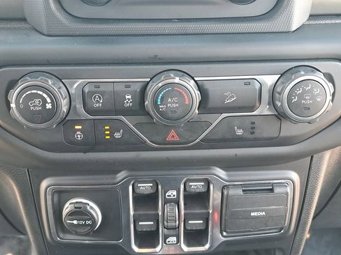 Used 2018 Jeep Wrangler Unlimited Sport S image 23