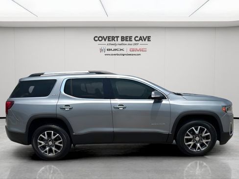 Used 2023 GMC Acadia SLT w/ Preferred Package image 11