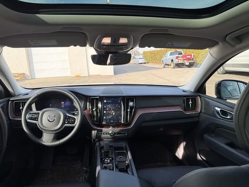 Used 2024 Volvo XC60 B5 Plus w/ Protection Package Premier image 18