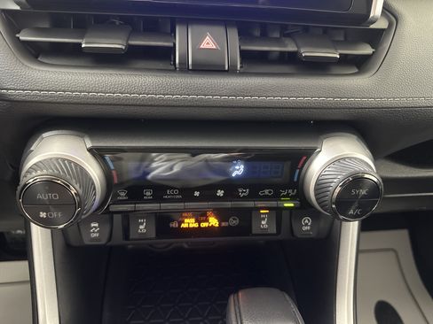 Used 2024 Toyota RAV4 XLE w/ Convenience Package AWD/4WD image 18