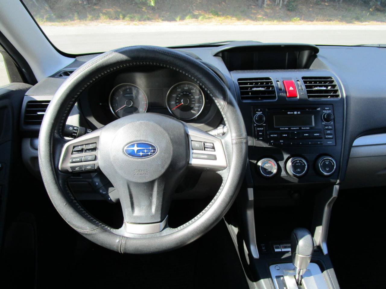 Used 2015 Subaru Forester 2.5i Limited AWD/4WD image 9