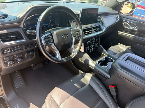 Used 2023 Chevrolet Tahoe Z71 w/ Z71 Off-Road Package AWD/4WD image 8