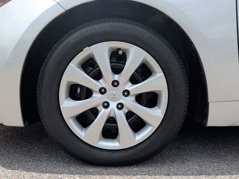 Used 2025 Toyota Corolla LE FWD image 6