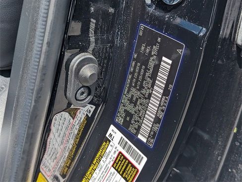 Used 2023 Toyota Highlander XLE image 25