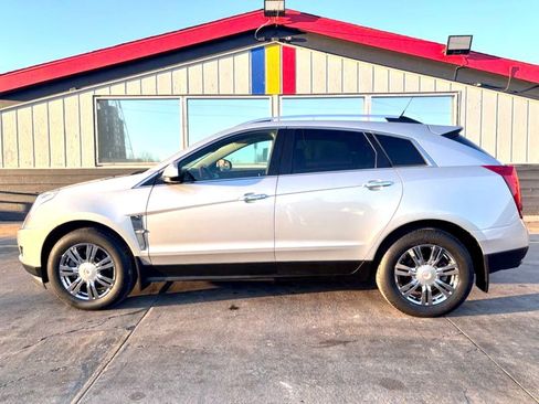 Used 2010 Cadillac SRX Luxury image 5