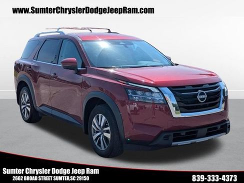 Used 2023 Nissan Pathfinder SL AWD/4WD image 1
