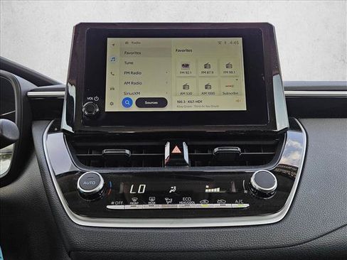 Used 2025 Toyota Corolla LE FWD image 14