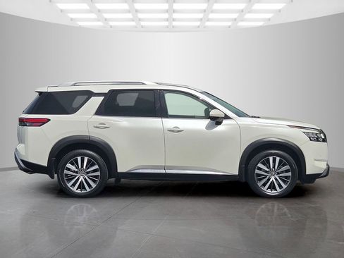 Used 2022 Nissan Pathfinder Platinum w/ Cargo Package image 6