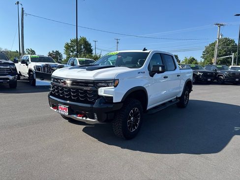Used 2024 Chevrolet Silverado 1500 ZR2 w/ Technology Package AWD/4WD image 9