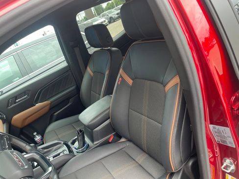 Used 2023 GMC Canyon AT4 w/ Canyon Safety Plus Package AWD/4WD image 4