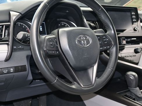 Used 2024 Toyota Camry SE image 14
