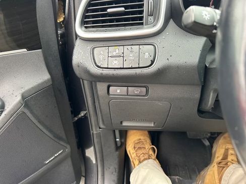 Used 2019 Kia Sorento EX w/ EX Touring Package image 32