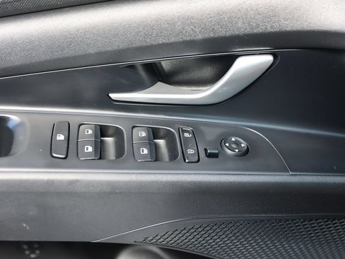 Certified 2023 Hyundai Elantra SEL FWD image 29