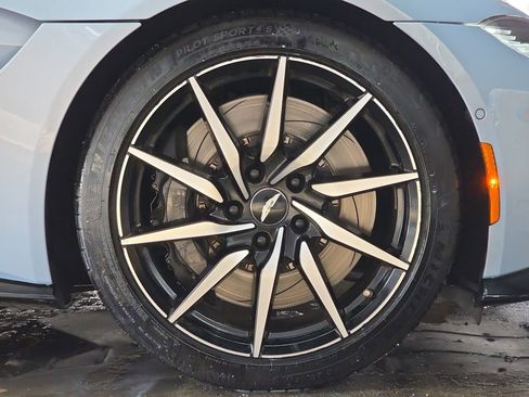 Used 2020 Aston Martin V8 Vantage Coupe image 30