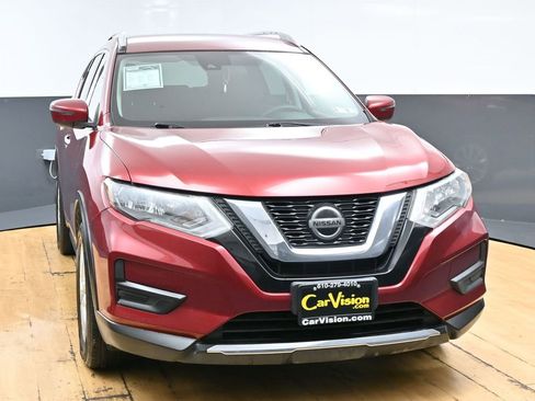 Used 2019 Nissan Rogue SV image 4