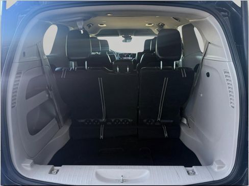 Used 2024 Chrysler Pacifica Touring-L image 16