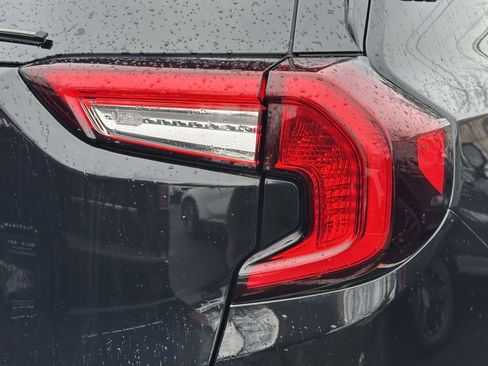 Used 2023 GMC Terrain SLE w/ Driver Convenience Package image 10