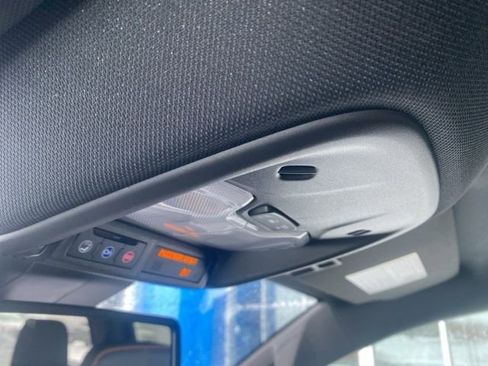 Used 2024 GMC Canyon AT4 image 15