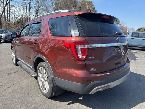 Used 2016 Ford Explorer XLT w/ Equipment Group 202A image 3