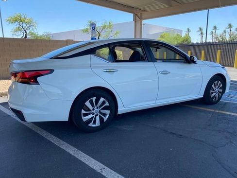 Used 2023 Nissan Altima 2.5 S FWD image 3