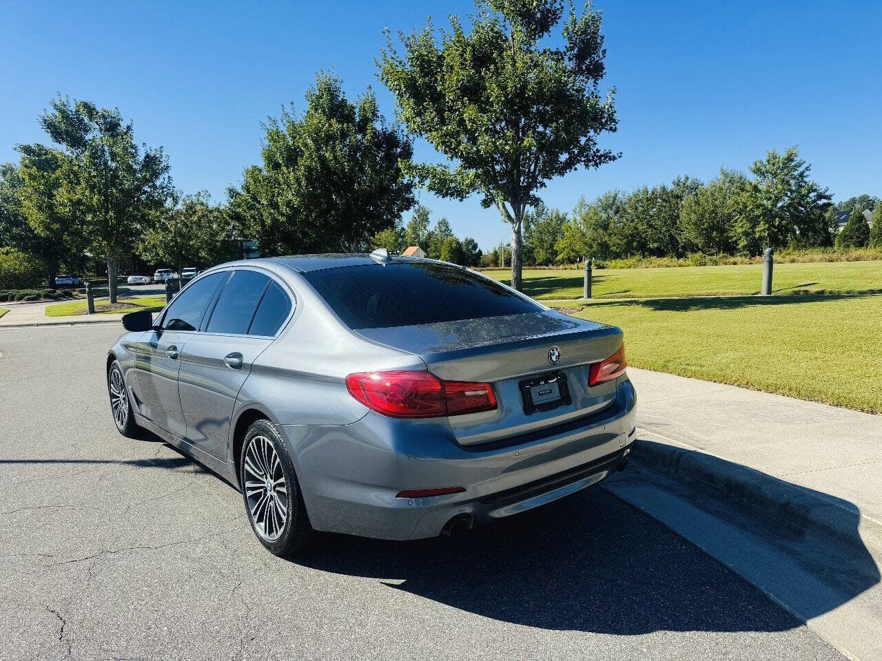Used 2019 BMW 530i w/ Convenience Package RWD image 6
