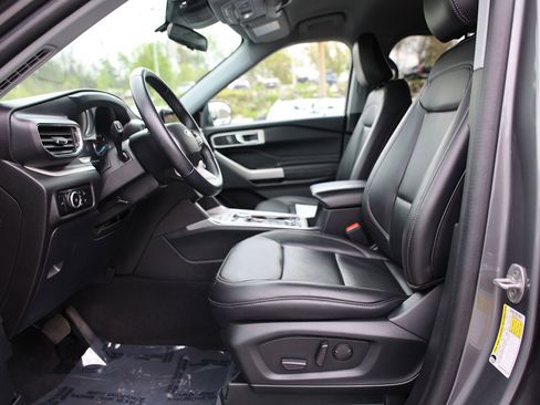 Used 2023 Ford Explorer XLT w/ Equipment Group 202A AWD/4WD image 20