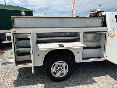 Used 2015 Chevrolet Silverado 2500 W/T AWD/4WD image 8