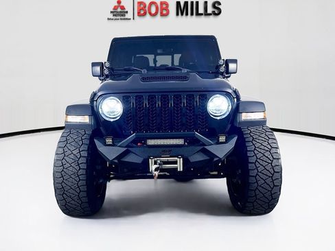 Used 2021 Jeep Gladiator Sport AWD/4WD image 2