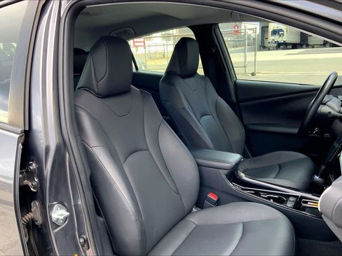 Used 2019 Toyota Prius Limited FWD image 13