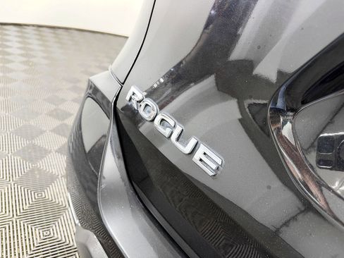 Used 2018 Nissan Rogue SV AWD/4WD image 12