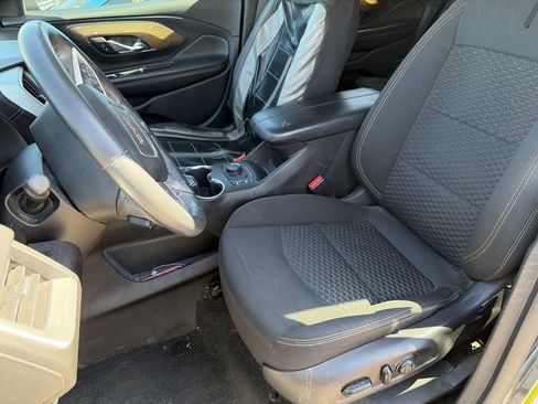 Used 2018 GMC Terrain SLE w/ Driver Convenience Package FWD image 11