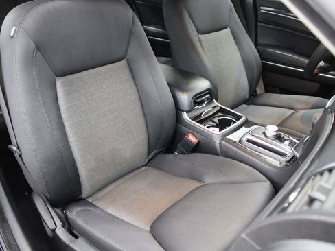 Used 2022 Chrysler 300 Touring w/ Sport Appearance Package RWD image 27