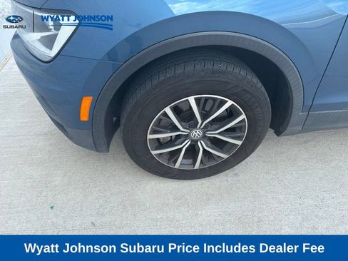 Used 2019 Volkswagen Tiguan SE w/ Panoramic Sunroof Package FWD image 3