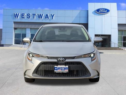 Used 2022 Toyota Corolla LE image 6